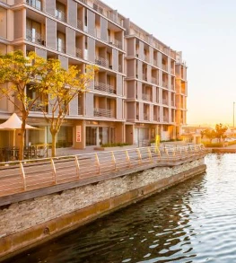 Harbour Bridge Hotel and Suites